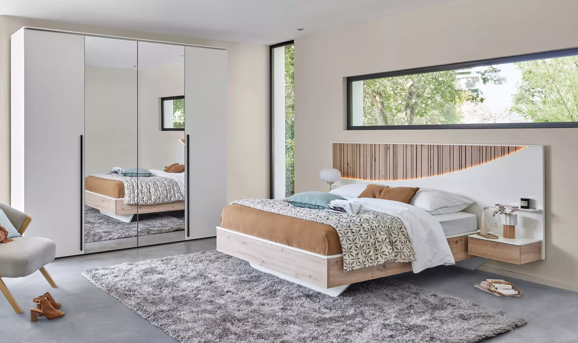 Ensemble Chambre Luxe JVMOEBEL : Lit 220x280 Cm + 2 Tables De Chevet Avec Tiroirs, Bois Marron