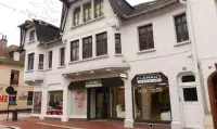 Devanture Magasin Meubles Flahaut Le Touquet